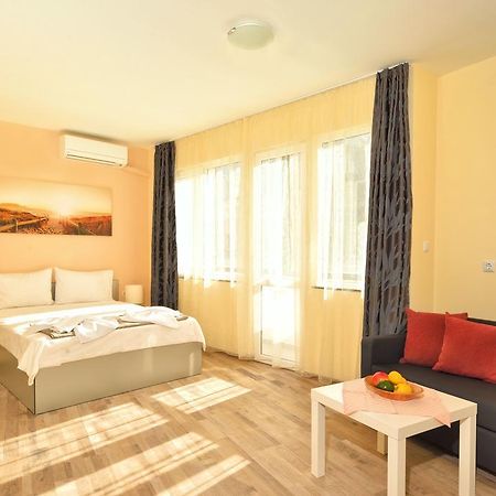 Central Studio #3 Burgas ภายนอก รูปภาพ