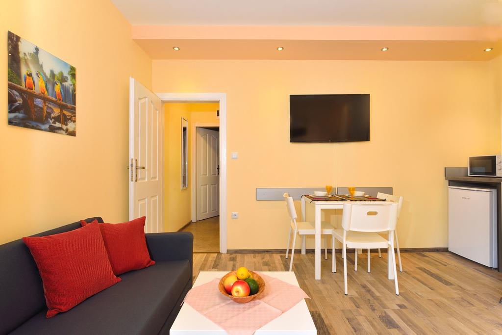 Central Studio #3 Burgas ภายนอก รูปภาพ