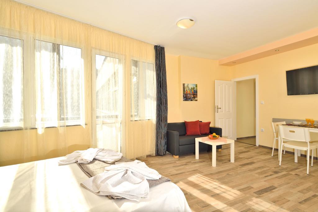 Central Studio #3 Burgas ภายนอก รูปภาพ