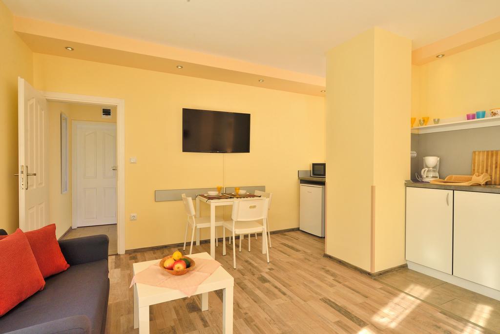 Central Studio #3 Burgas ภายนอก รูปภาพ