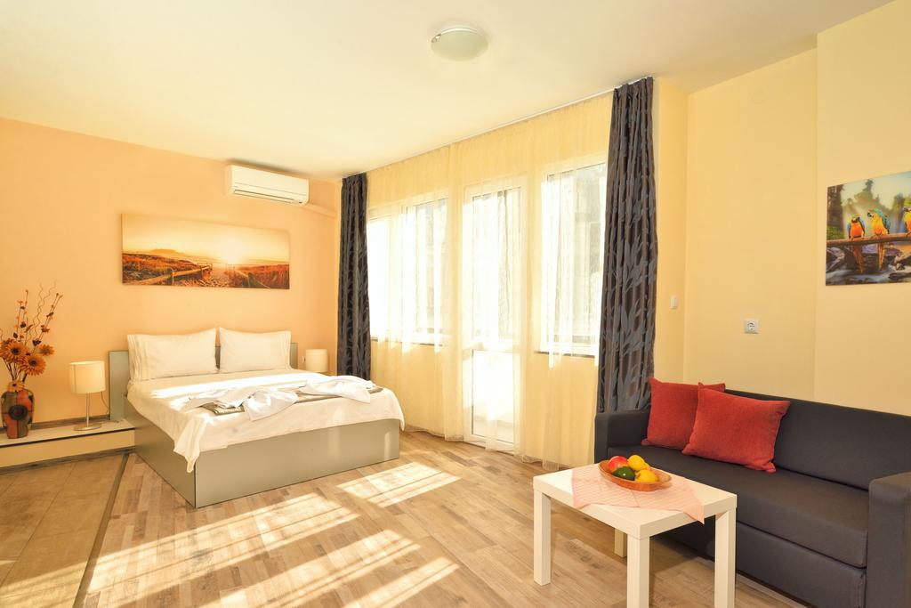 Central Studio #3 Burgas ภายนอก รูปภาพ