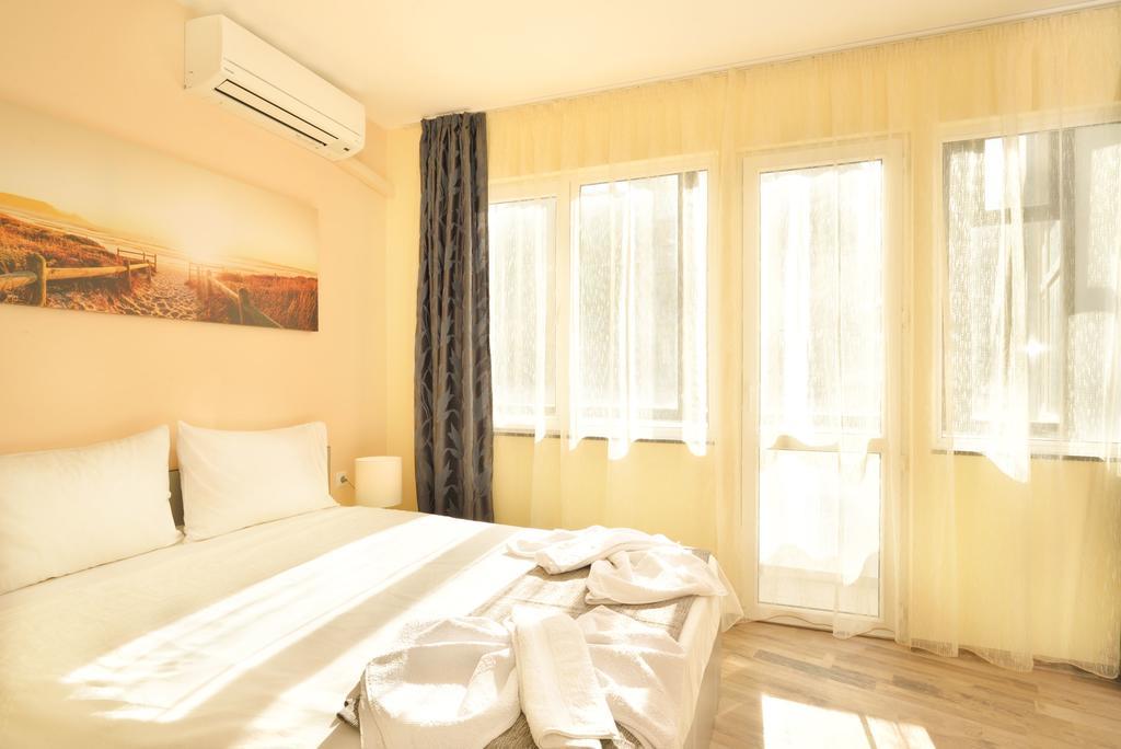 Central Studio #3 Burgas ภายนอก รูปภาพ