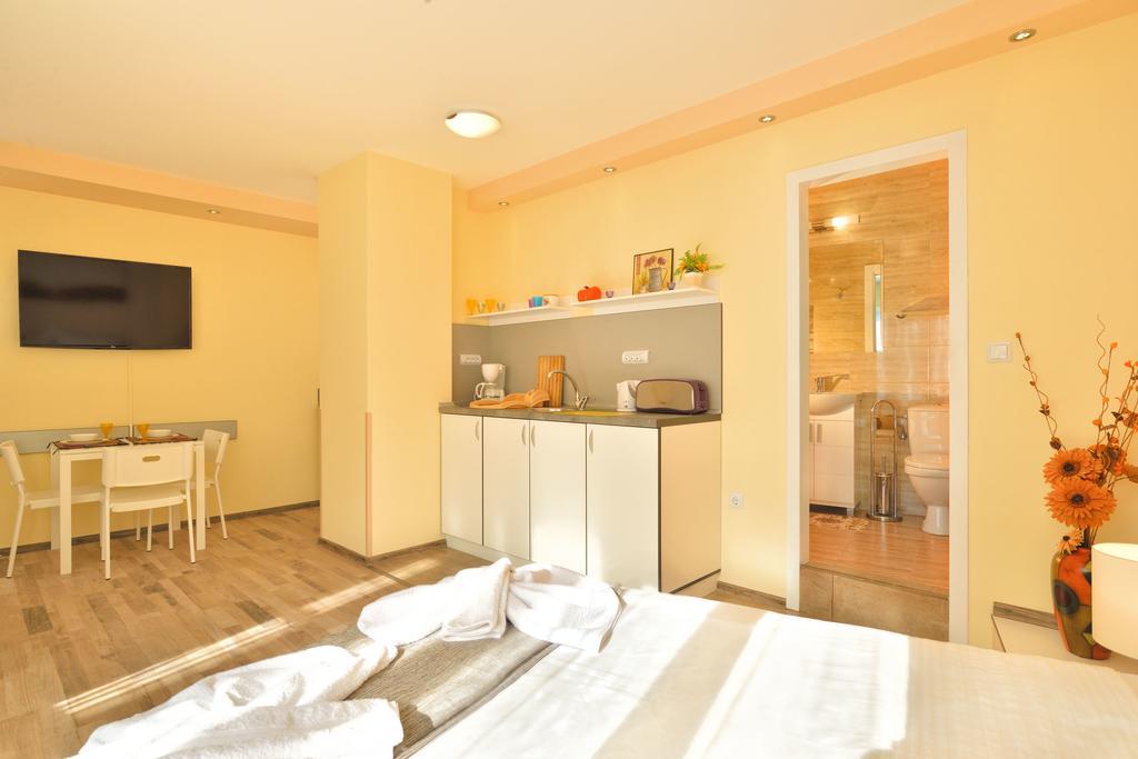 Central Studio #3 Burgas ภายนอก รูปภาพ