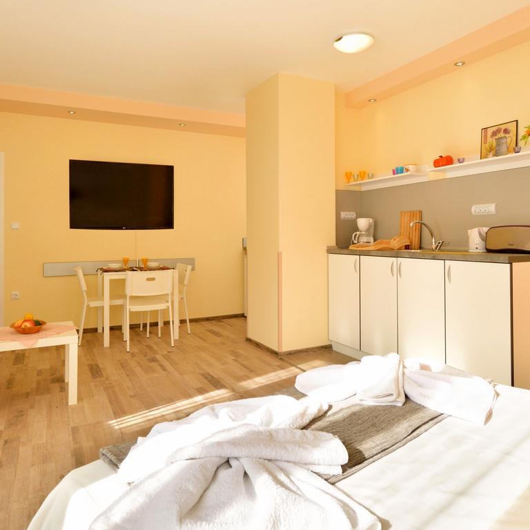 Central Studio #3 Burgas ภายนอก รูปภาพ
